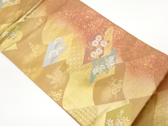 引箔菱に花唐草・松・古典柄模様織出し名古屋帯